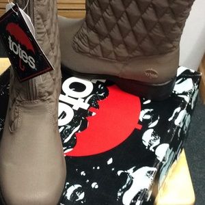 Totes waterproof boots in size 10med